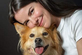 SimonSits / Isabel Klee on Puppy Bowl, Fostering Dogs, Celebrity Followers