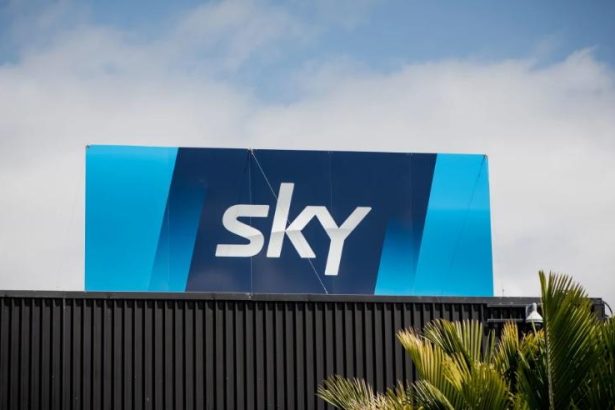 Sky TV issues refund, apology after notification error
