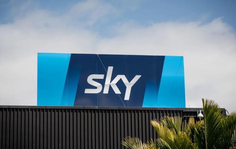 Sky TV issues refund, apology after notification error