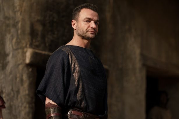 Spartacus House of Ashur Finale: Caesar Killed by Ashur