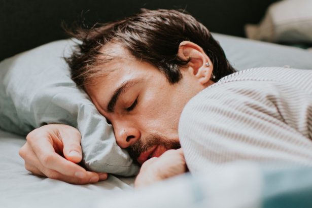 Study Ties 5 Subtypes of Sleep With Distinct Health And Lifestyle Patterns : ScienceAlert