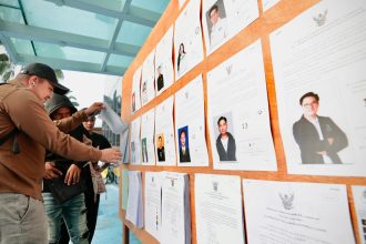 Thailand counts votes in early election with 3 main parties vying for power : NPR