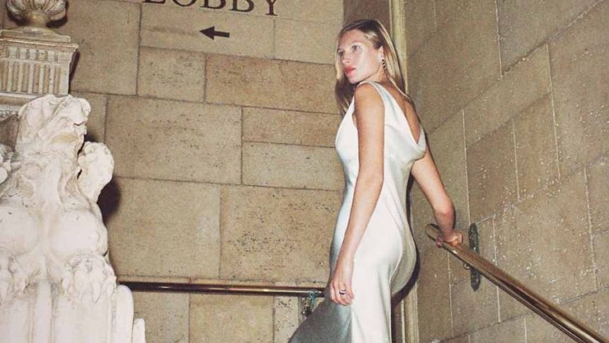 The Best Simple Yet Striking Wedding Dresses for Minimalist Brides