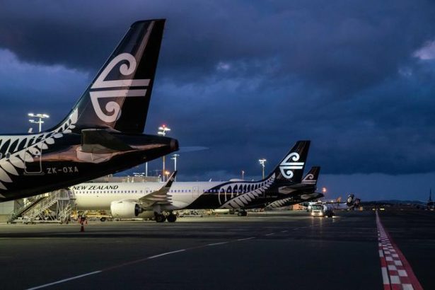 Air NZ suspends earning guidance, warns of price hikes