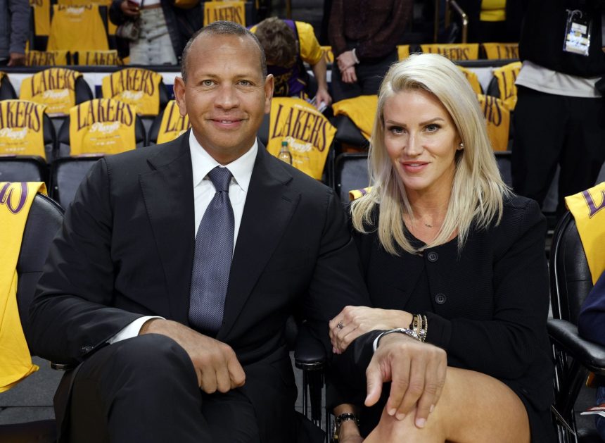 Alex Rodriguez’s “46-year-young” girlfriend Jaclyn Cordeiro flaunts toned abs during sun soaked outing