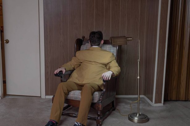 Ben Zank’s Portraits Teeter Between Surrealism and the Mundane — Colossal