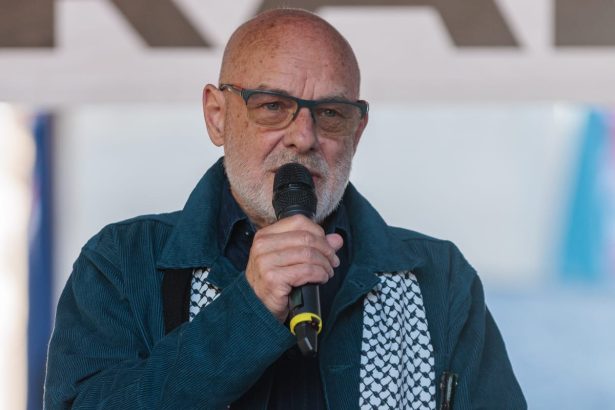 Brian Eno and 200+ Artists Urge British Museum to “Stop Erasing Palestine”