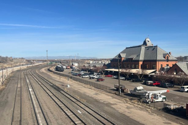 Coloradans can vote on name of Front Range rail