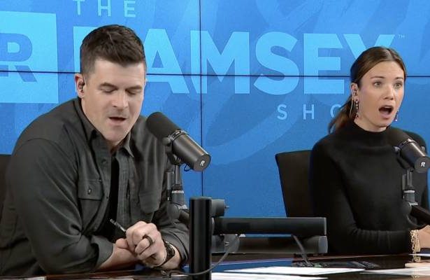 Couple in their 40s have alt=