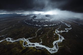 Dani Guindo’s Dramatic Aerial Photos Reveal the Ghostly Outline of an Icelandic Glacier — Colossal