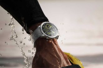 Don’t Swim with a Smartwatch, Whatever the Manufacturer Says