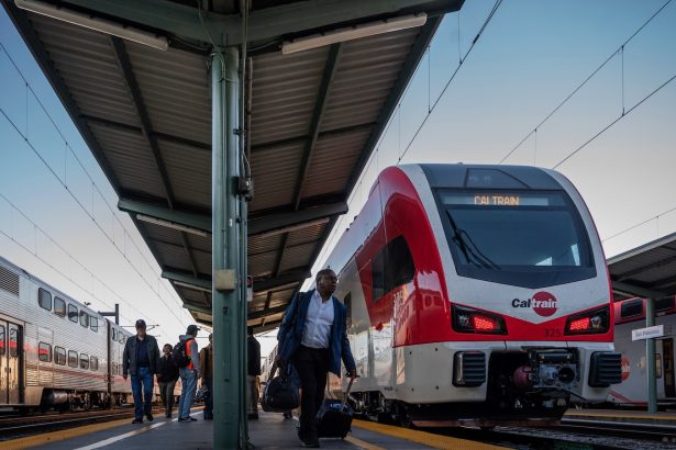 Electrifying a Bay Area railway made it faster, cleaner, and more frequent