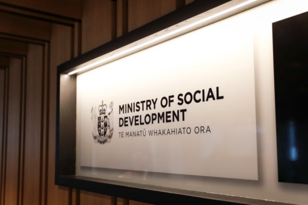 Employed partner given job search obligations by MSD