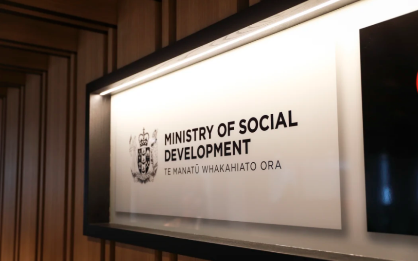 Employed partner given job search obligations by MSD