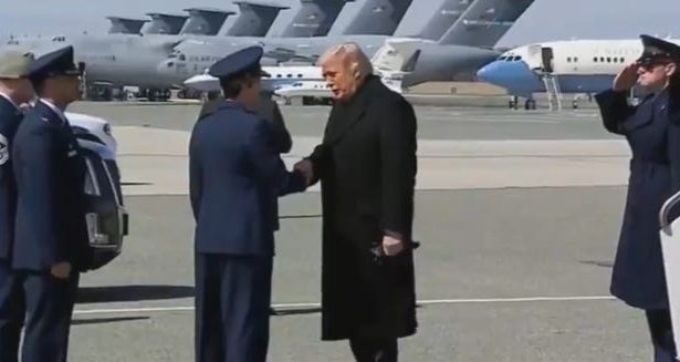 Families Of Fallen US Troops Don’t Allow Trump To Bring Cameras To Dignified Transfer