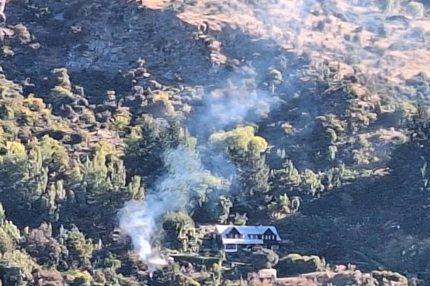 Fire threatens homes near Queenstown