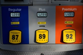 Gasoline prices hit highest level since 2022 as oil tops 0