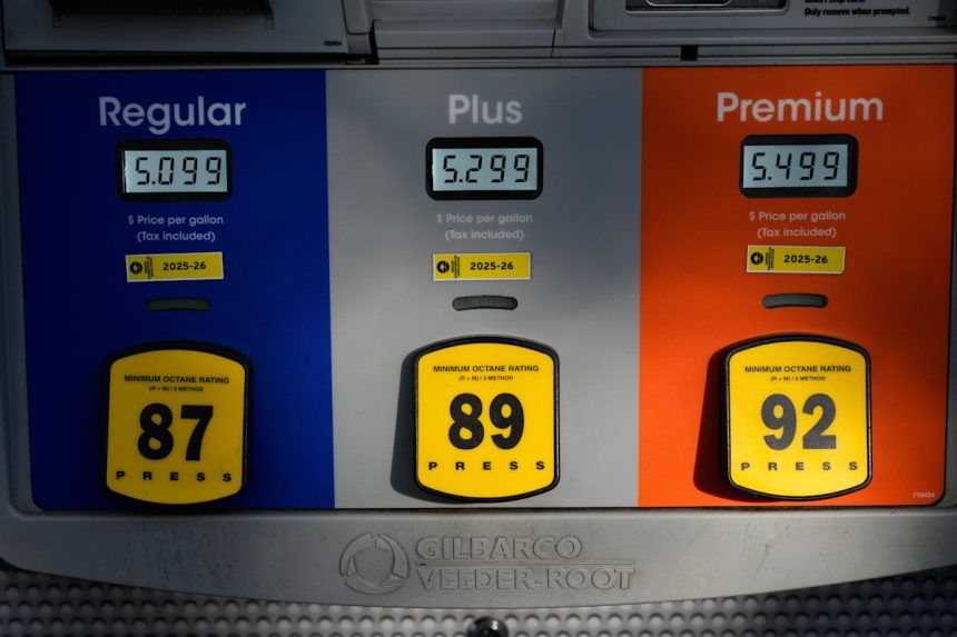 Gasoline prices hit highest level since 2022 as oil tops 0
