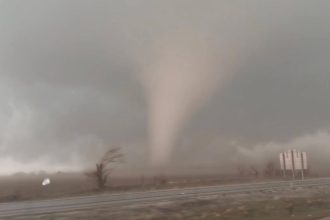 Giant tornado rips through Kankakee County, Ill., causing significant damage to area