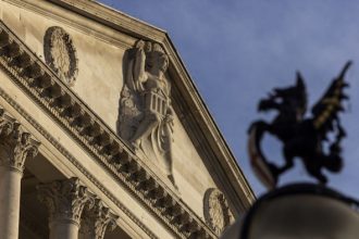 Global bonds slump as Iran war upsets rate-cut bets