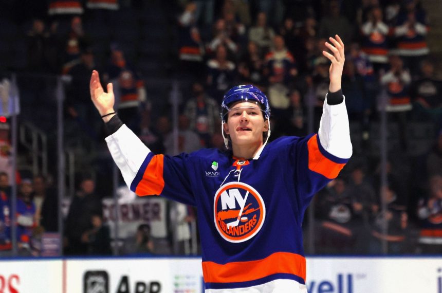 Islanders’ Matthew Schaefer receives ultimate endorsement from Wayne Gretzky to be considered for the NHL MVP award