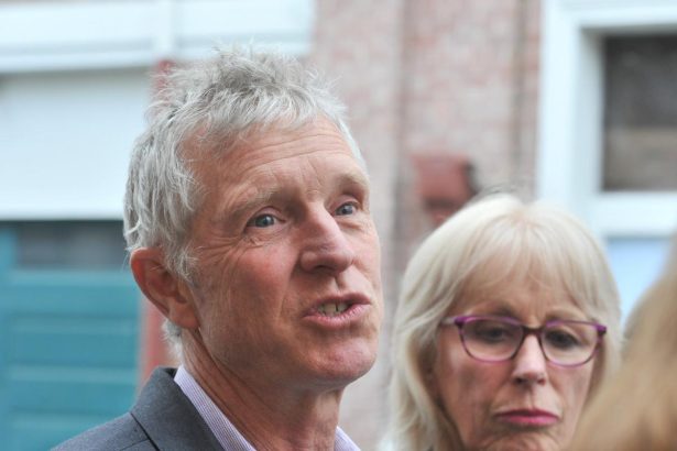 Letters to the Editor: parking, alcohol and war