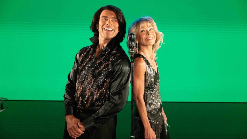 ‘Live With Kelly and Mark’ Parody ‘Song Sung Blue’ in Post-Oscar Promo