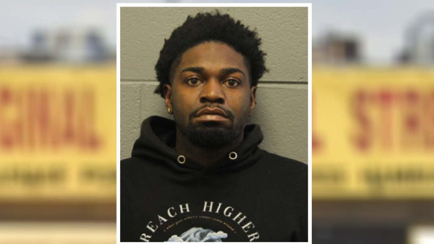 Man gets 33 years for trying to murder 2 Chicago cops at West Side hot dog stand