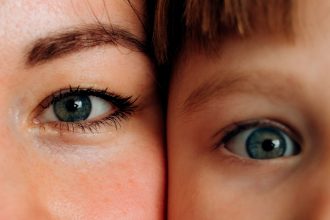 Mothers And Kids Sync Brain Activity, Even in Non-Native Languages : ScienceAlert