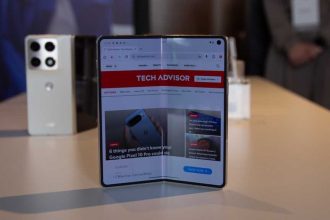 Motorola Razr Fold Hands-on Review: Booksmart