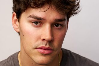 Noah Beck Joins ‘Baywatch’ Reboot as Rookie Lifeguard