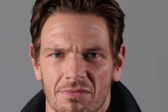 ‘Paradise’ Star Jon Beavers Joins Emily Deschanel in NBC Drama Pilot