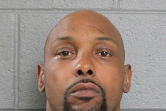 Parolee put gun to child’s head during 7-Eleven holdup, prosecutors allege