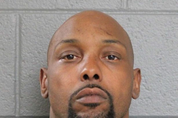 Parolee put gun to child’s head during 7-Eleven holdup, prosecutors allege