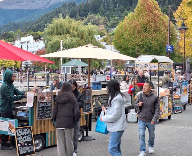 Queenstown lakefront food stalls banned