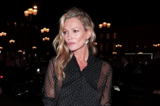 Recreate Kate Moss Airport Look With This Leopard Print Tote Bag