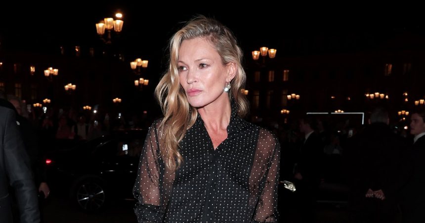 Recreate Kate Moss Airport Look With This Leopard Print Tote Bag