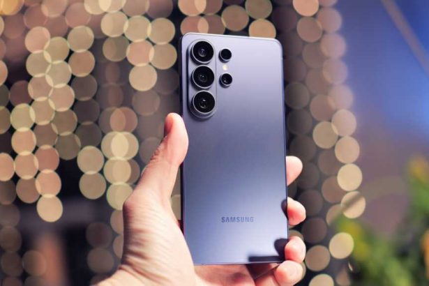 Samsung Galaxy S26 Ultra Review: Iterative Hardware, Magical Software