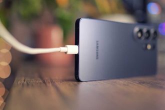 Samsung Galaxy S26 Ultra Wireless Charging & Privacy Display Issues Reported