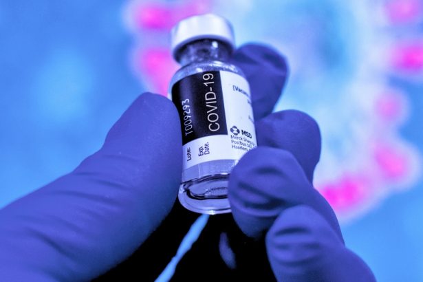 Scientist Can Finally Explain Rare Blood Clots Linked to COVID Vaccines : ScienceAlert