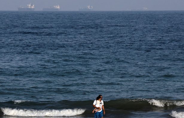 Ships in Gulf declare themselves Chinese to dodge attack