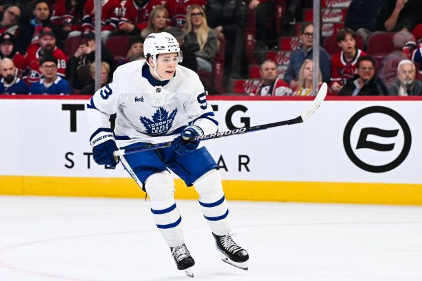 [WATCH] Leafs rookie Easton Cowan retaliates against Ducks’ Jackson LaCombe for hit on Nick Robertson