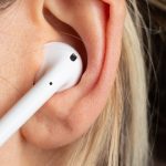 Your Earbuds Might Be Raising Your Risk of Infection, Expert Warns : ScienceAlert