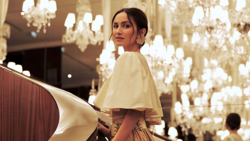 Room Service, Vintage-Shopping, and Boho Chic: How Maude Apatow Does PFW