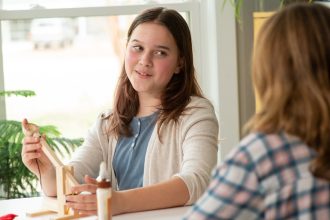 11 Structured Team-Building Engineering Games and Activities for Kids