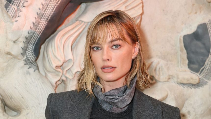 When in Milano: Margot Robbie Tests Out Sciura Style
