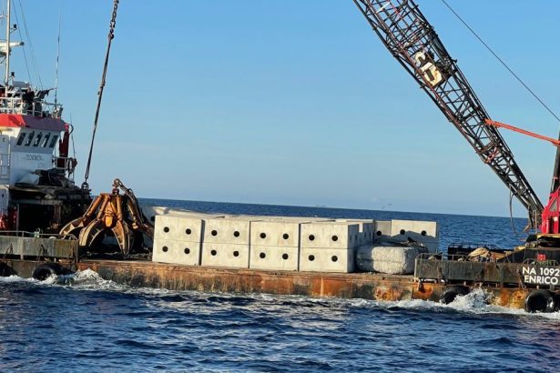 Blocking bottom trawling