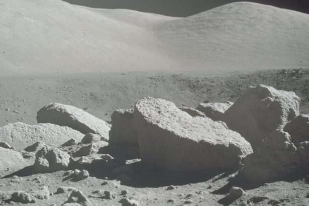 Chemical Signature Hidden in Lunar Rocks Hints at Oxygen in The Ancient Moon : ScienceAlert