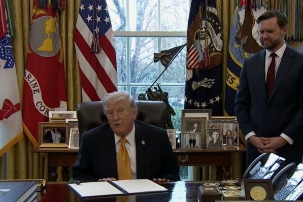 Completely Out Of It Trump Doesn’t Even Know Where JD Vance Is