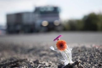 Easter road toll rises after pair of fatal crashes